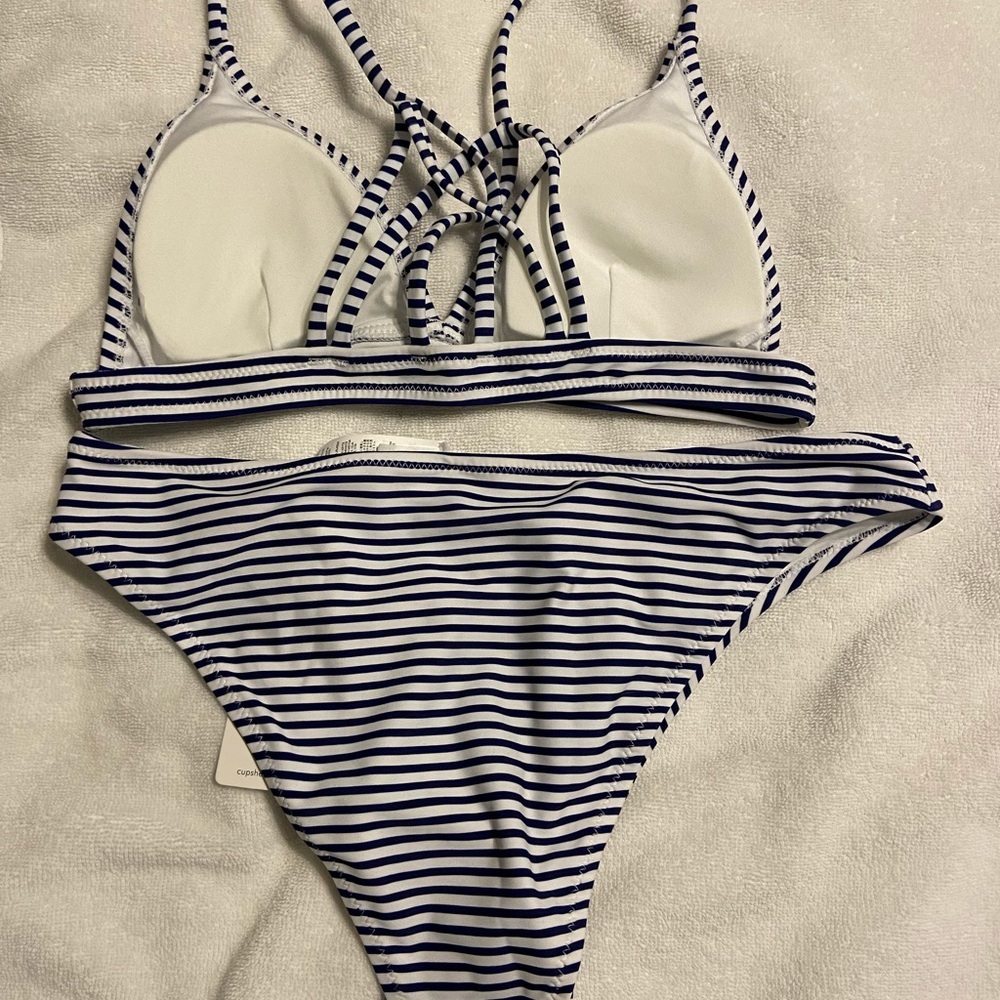 Medium size swimsuit two pieces brand new with tag - Picture 3 of 3